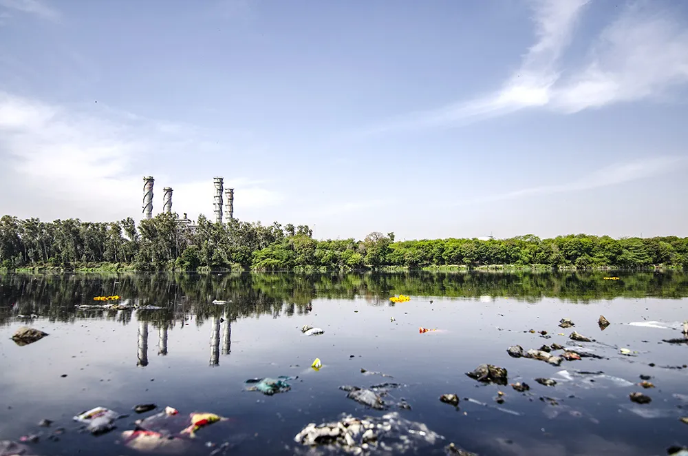 Water Quality Monitoring Solution for Black-odorous Waterbodies
